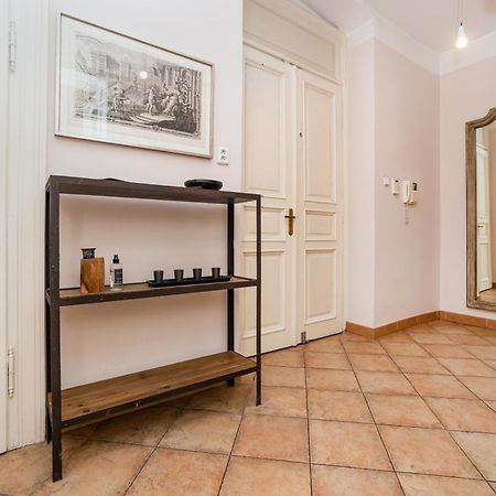 Large And Modern Apartment In The Heart Of Praga Zewnętrze zdjęcie