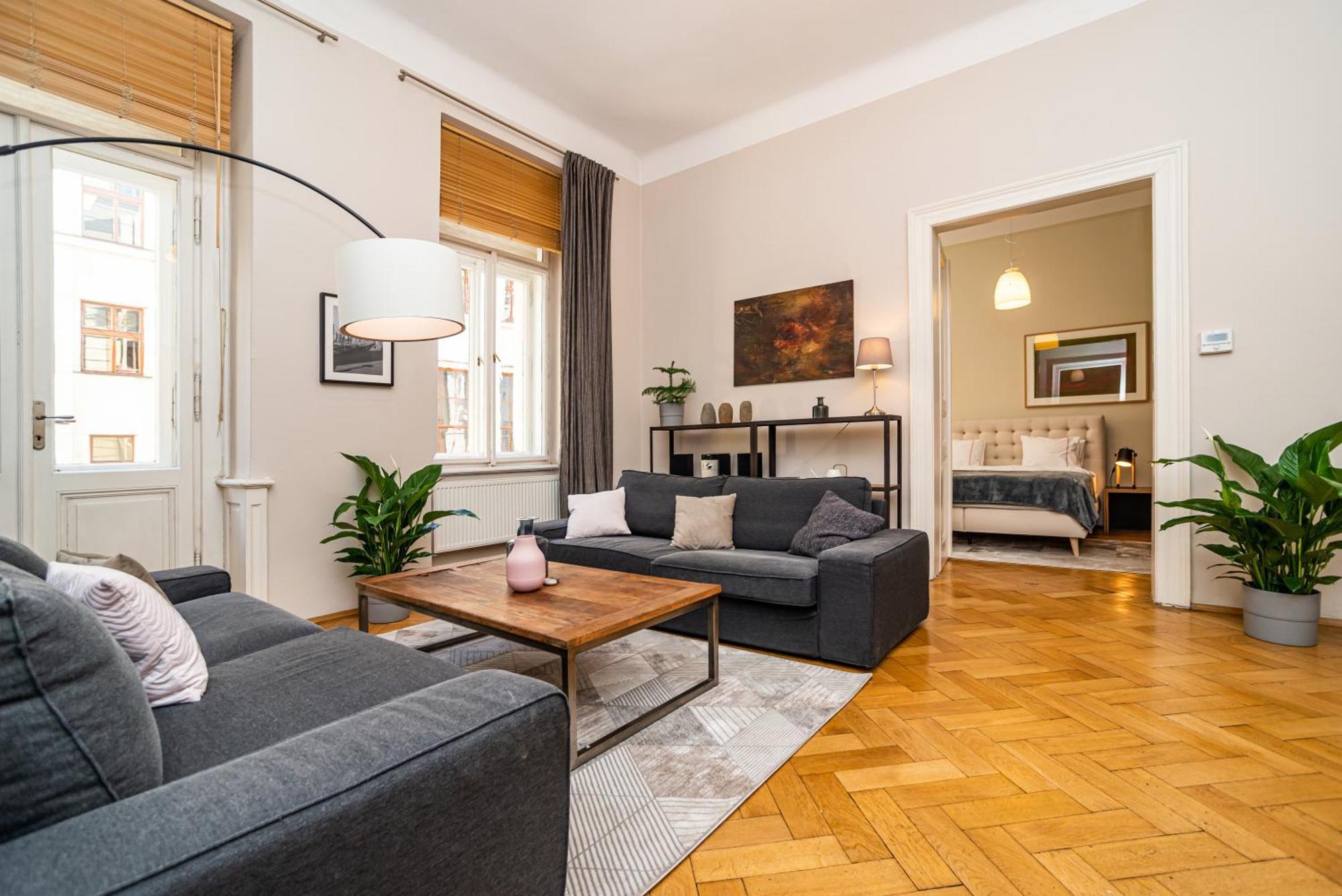 Large And Modern Apartment In The Heart Of Praga Zewnętrze zdjęcie