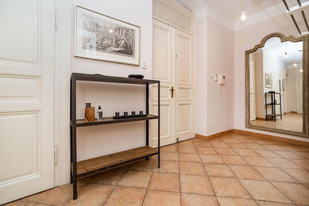 Large And Modern Apartment In The Heart Of Praga Zewnętrze zdjęcie
