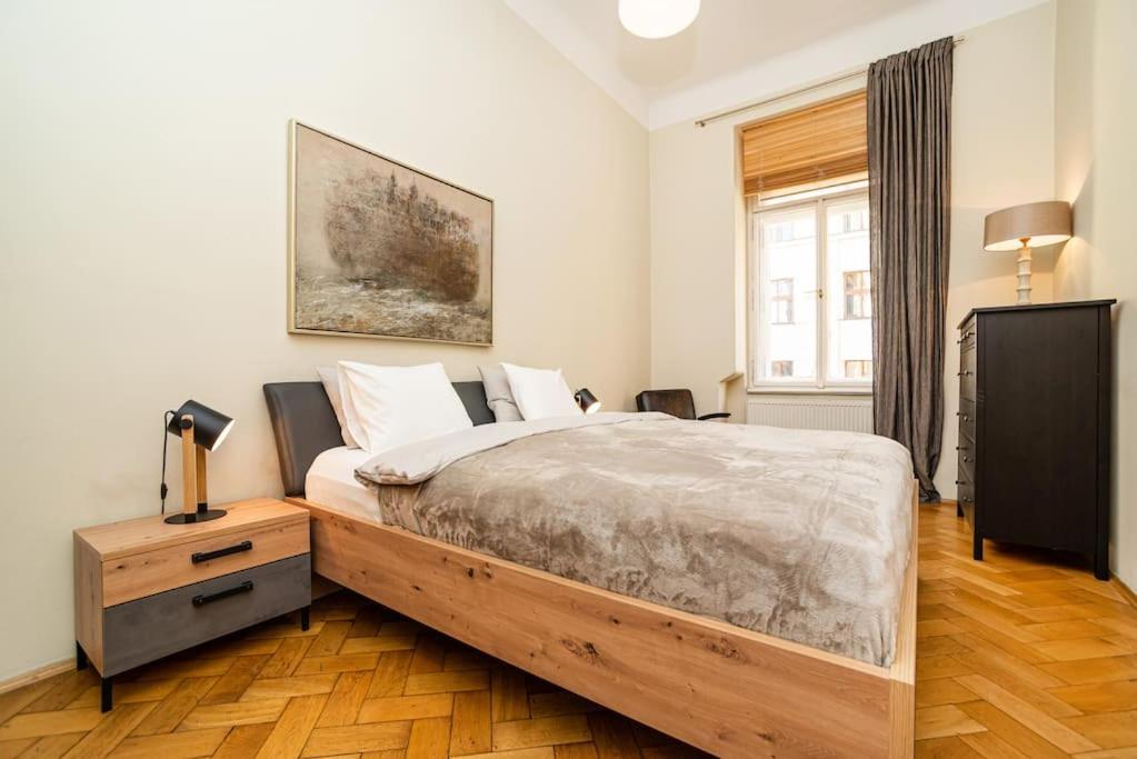 Large And Modern Apartment In The Heart Of Praga Zewnętrze zdjęcie