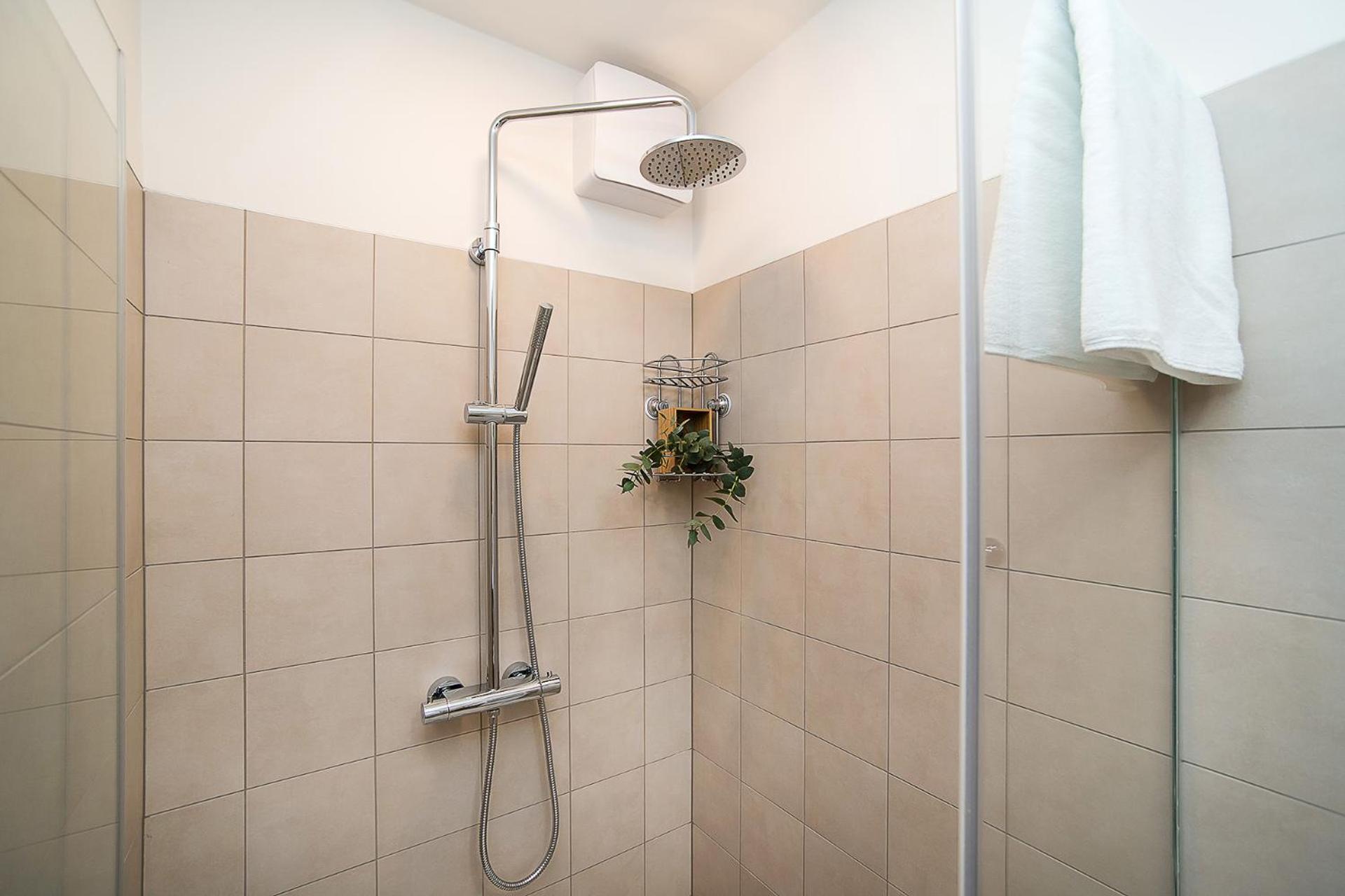 Large And Modern Apartment In The Heart Of Praga Zewnętrze zdjęcie