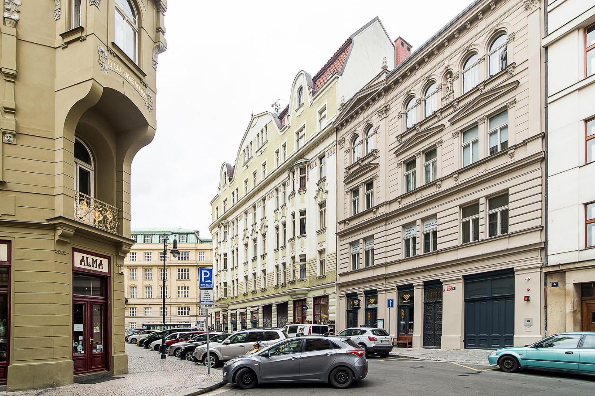 Large And Modern Apartment In The Heart Of Praga Zewnętrze zdjęcie